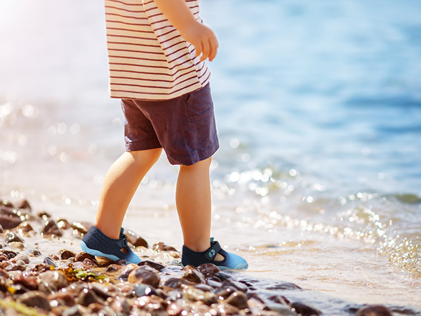 kids water shoes